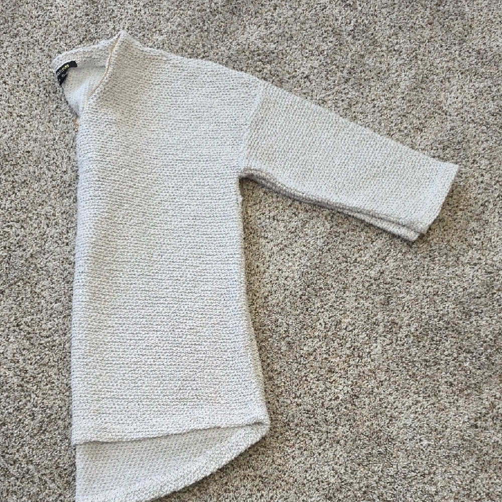 Light Gray Knit Sweater with Gold Zipper - Picture 10 of 11